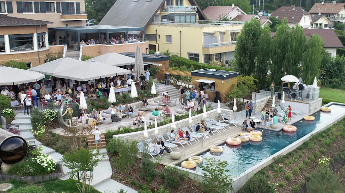 Bars et restaurants avec piscines à Annecy