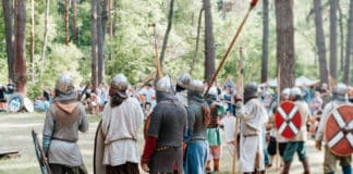 Spectacle fête médiévale château Avully